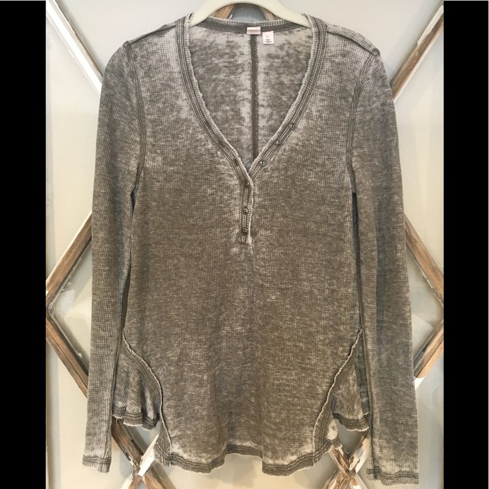 Melrose and Market Thermal with ruffle hem detail